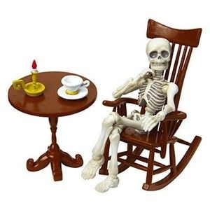 Meet your Posher, a miniature skeleton